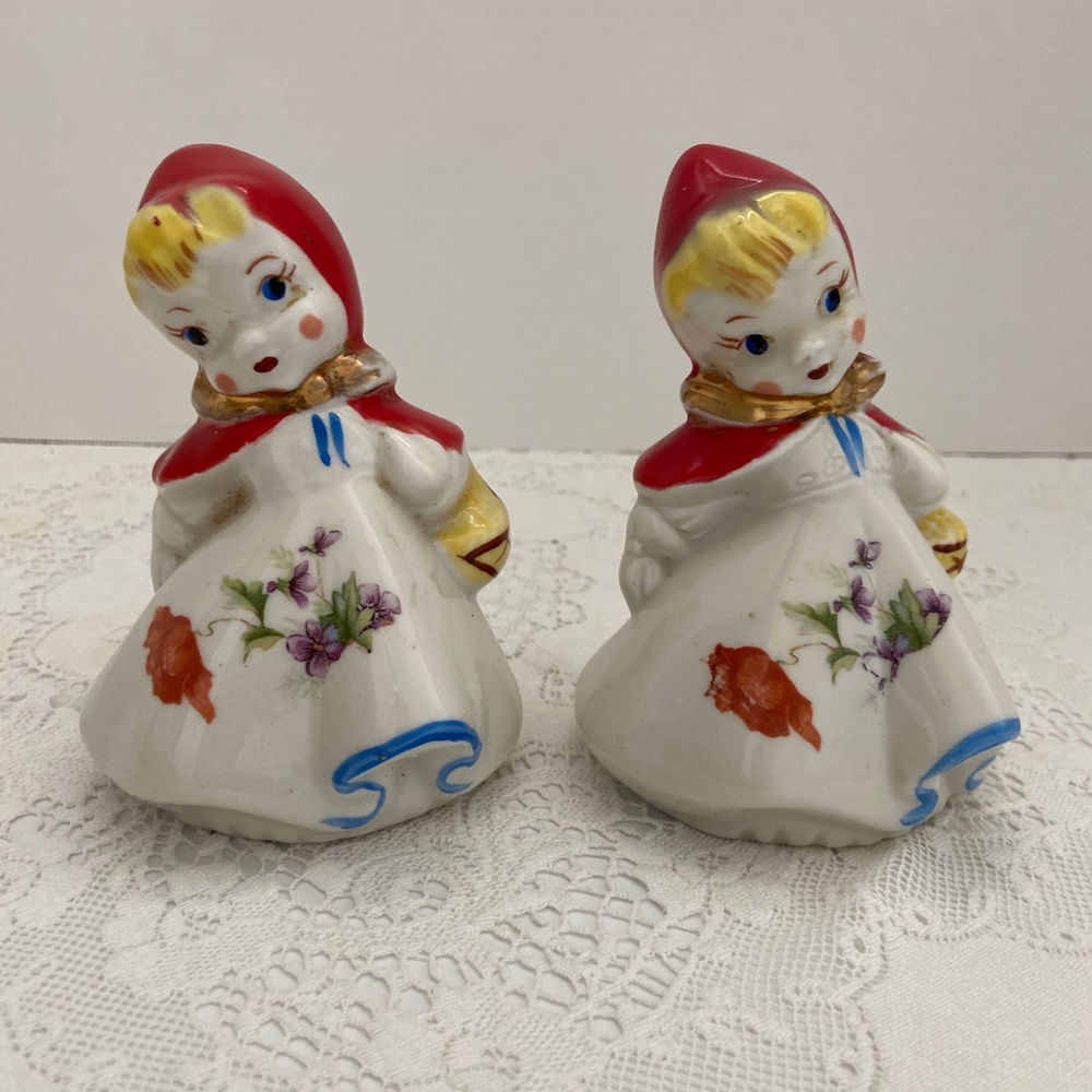 Vintage 1940 MCM Hull Little Red Riding Hood Salt & Pepper Shakers